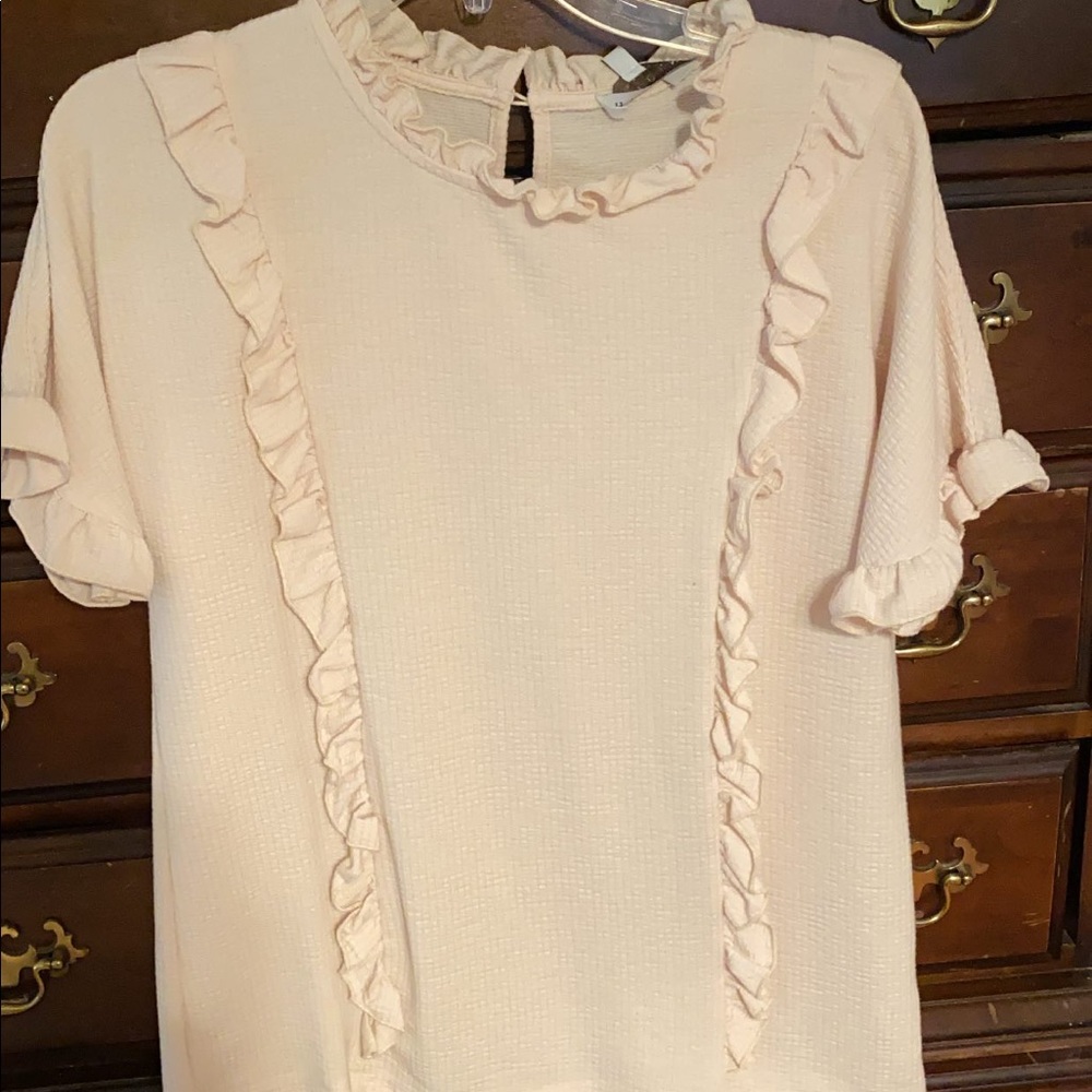 Cute blouse!